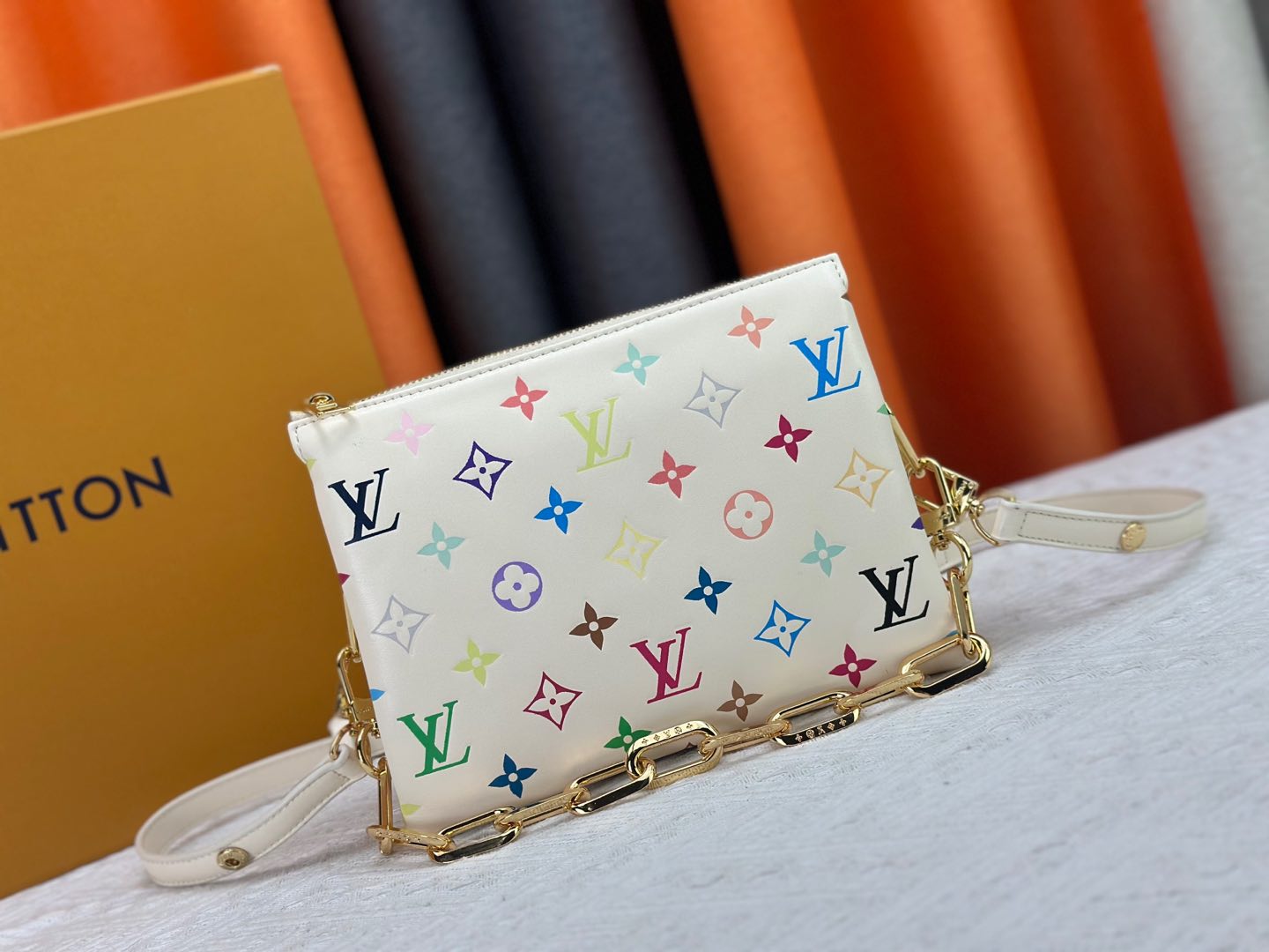 LV bag 609